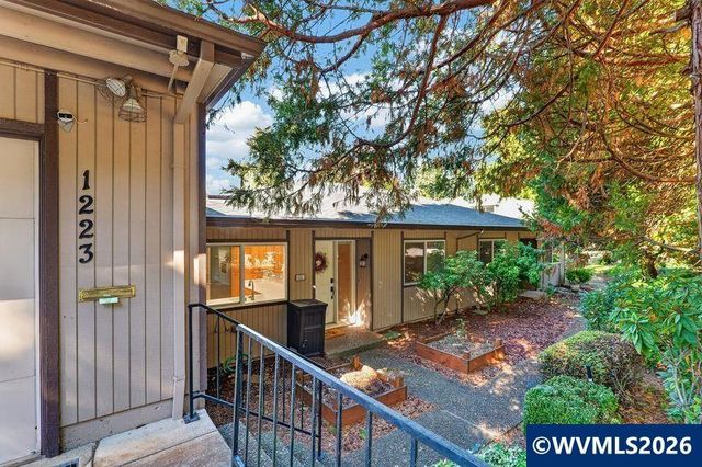 1223 Karen Wy NW, Salem, OR 97304