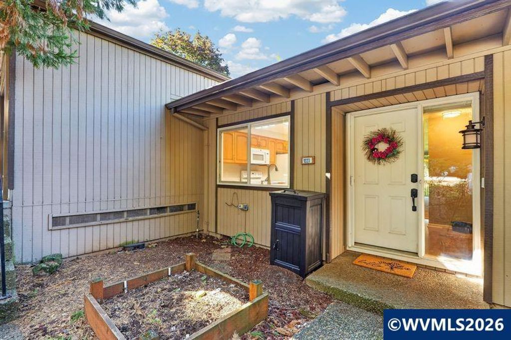 1223 Karen Wy NW, Salem, OR 97304