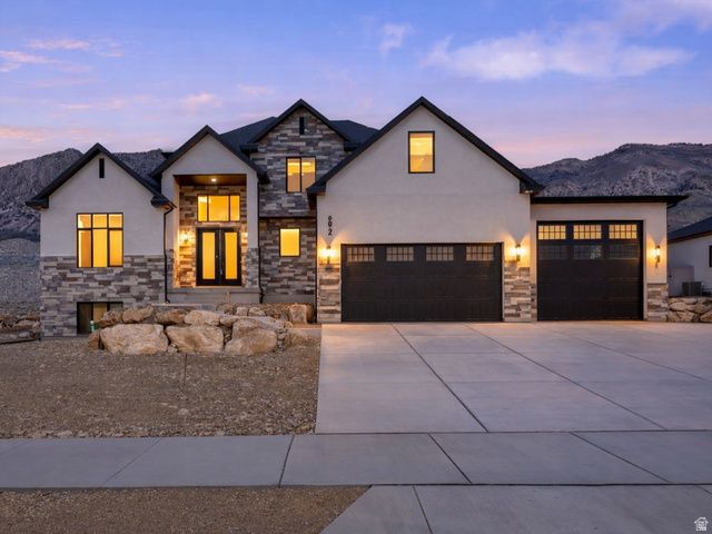 692 E MOUNTAIN RD., North Ogden, UT 84414