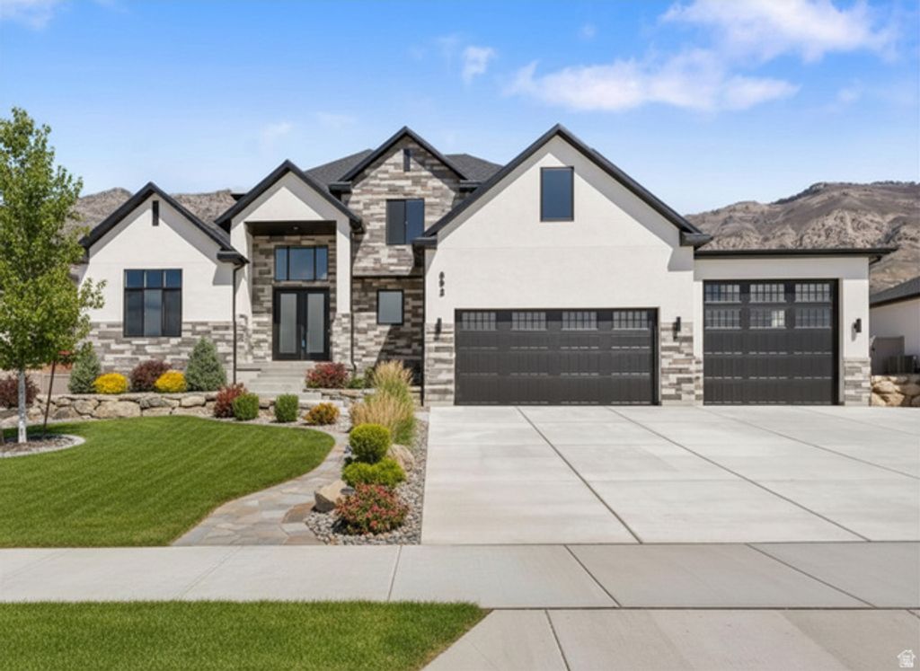 692 E MOUNTAIN RD., North Ogden, UT 84414