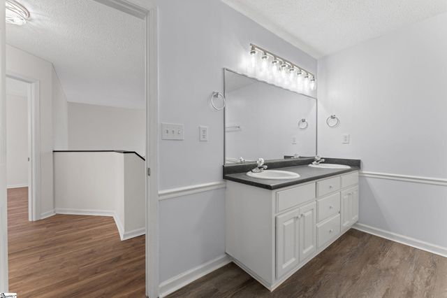 28 Lantern Lane, Greer, SC 29651