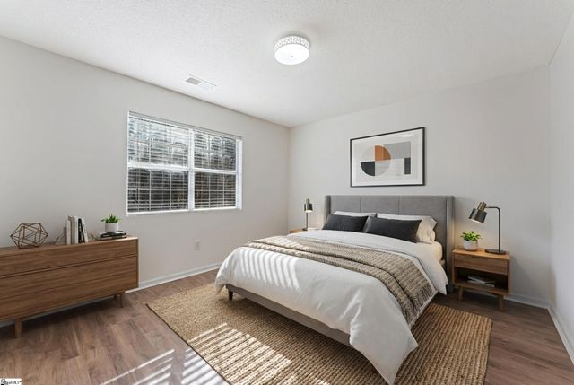 28 Lantern Lane, Greer, SC 29651