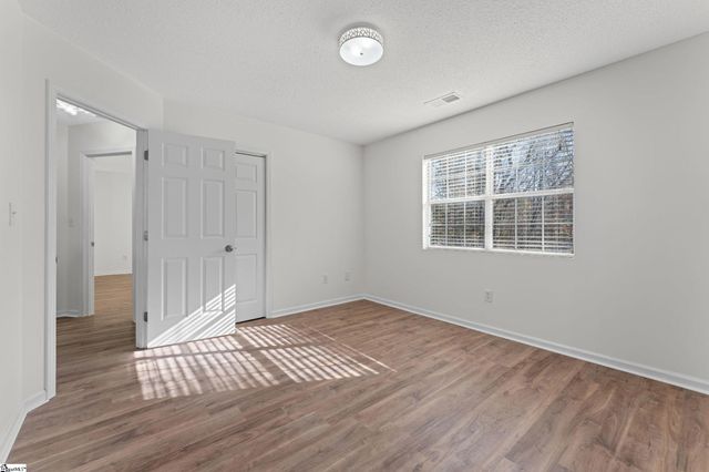 28 Lantern Lane, Greer, SC 29651