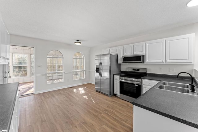 28 Lantern Lane, Greer, SC 29651