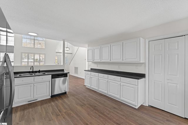 28 Lantern Lane, Greer, SC 29651