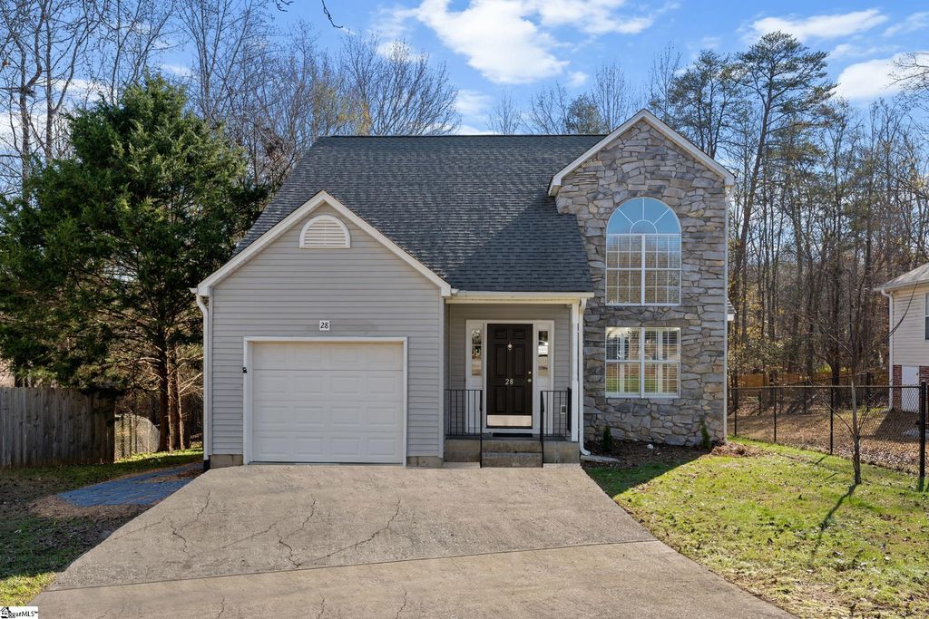 28 Lantern Lane, Greer, SC 29651