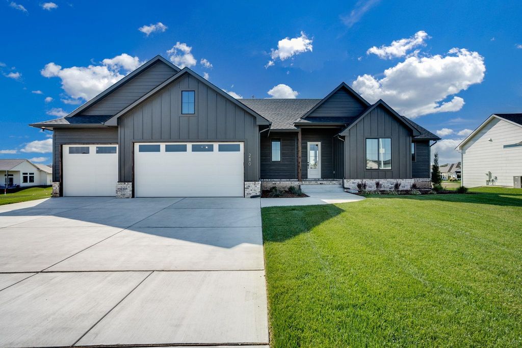 280 S Wellcrest Ct., Wichita, KS 67052