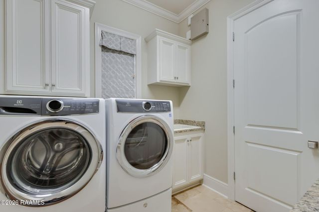 703 N Michot Road, Lafayette, LA 70508