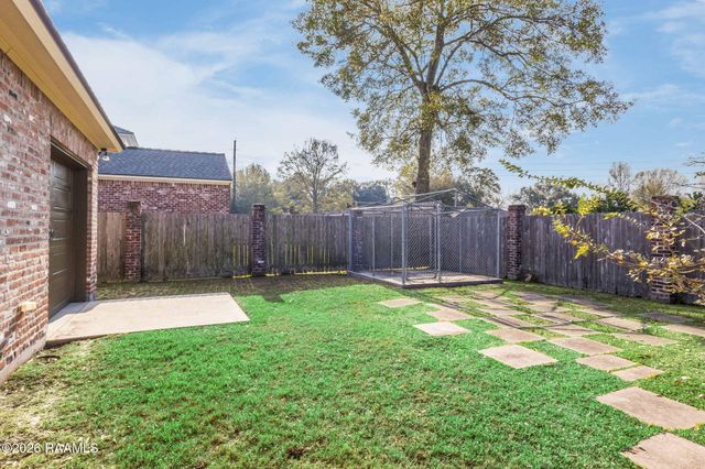 703 N Michot Road, Lafayette, LA 70508