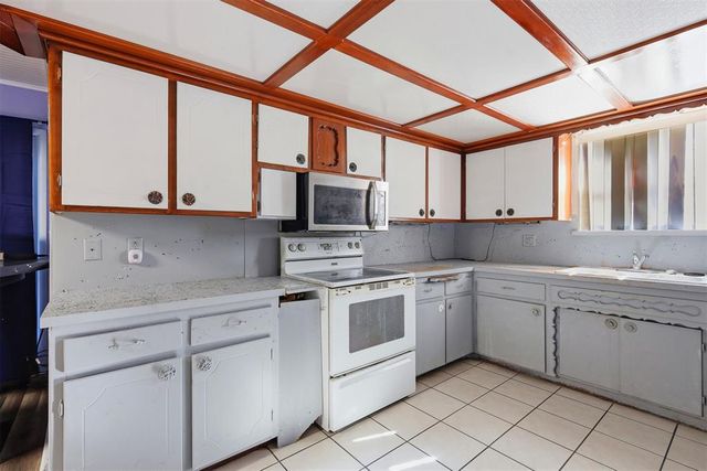 304 Country Club Terrace, Midwest City, OK 73110