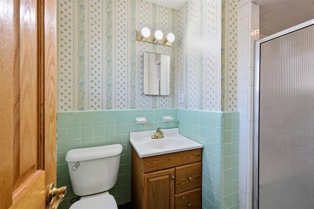304 Country Club Terrace, Midwest City, OK 73110