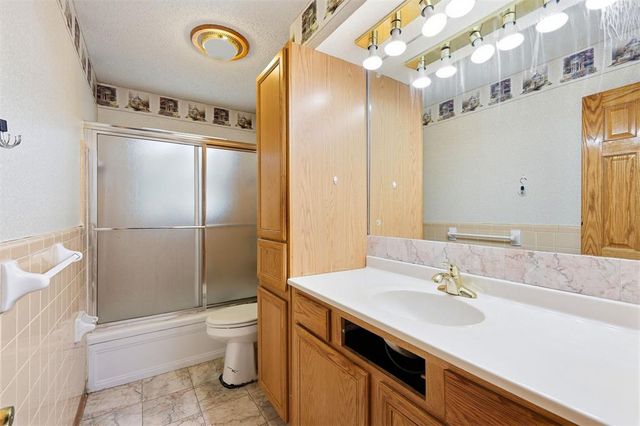 304 Country Club Terrace, Midwest City, OK 73110