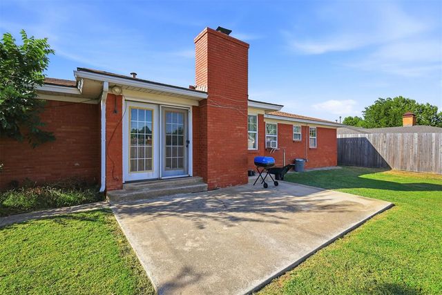 304 Country Club Terrace, Midwest City, OK 73110