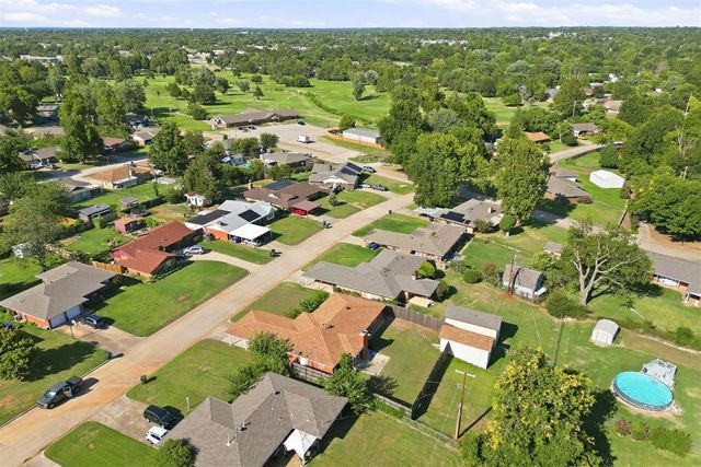 304 Country Club Terrace, Midwest City, OK 73110