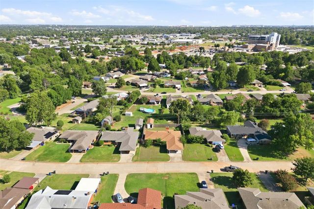 304 Country Club Terrace, Midwest City, OK 73110