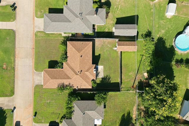 304 Country Club Terrace, Midwest City, OK 73110