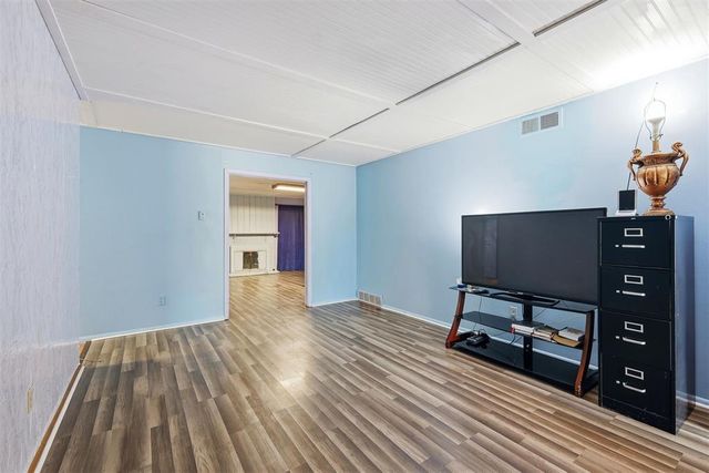 304 Country Club Terrace, Midwest City, OK 73110