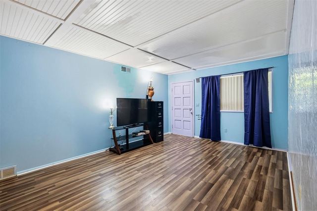 304 Country Club Terrace, Midwest City, OK 73110