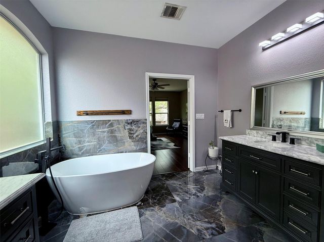 10012 Royal New Kent DR, Austin, TX 78717