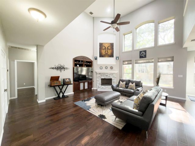 10012 Royal New Kent DR, Austin, TX 78717