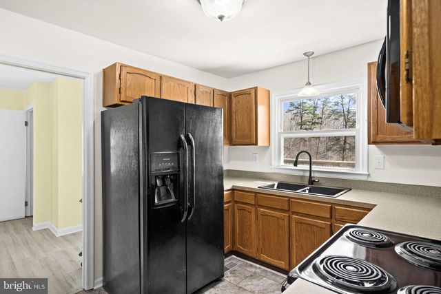 25 OLD FARM RD, Fredericksburg, VA 22406