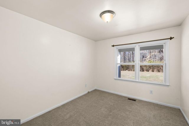 25 OLD FARM RD, Fredericksburg, VA 22406