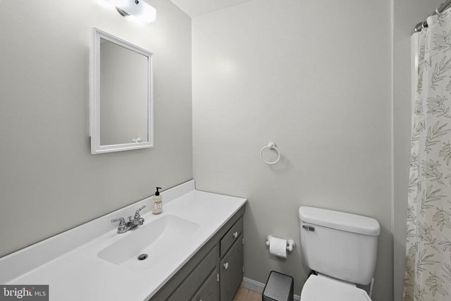 25 OLD FARM RD, Fredericksburg, VA 22406