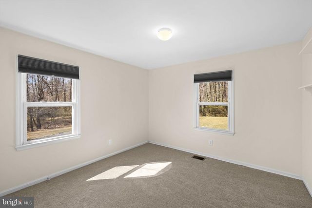 25 OLD FARM RD, Fredericksburg, VA 22406