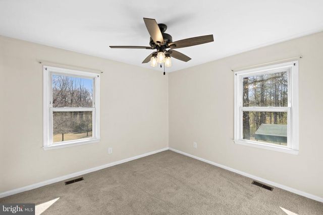 25 OLD FARM RD, Fredericksburg, VA 22406