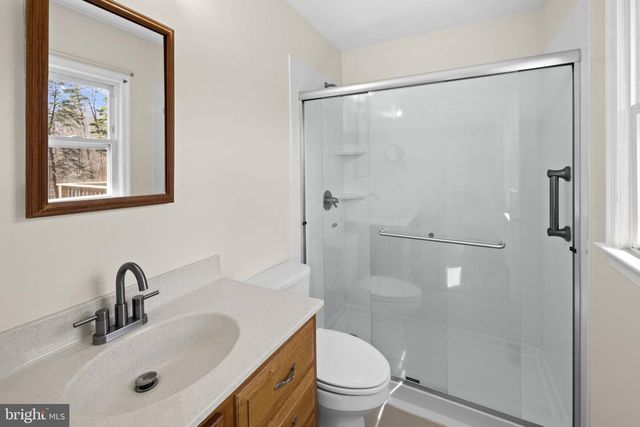 25 OLD FARM RD, Fredericksburg, VA 22406