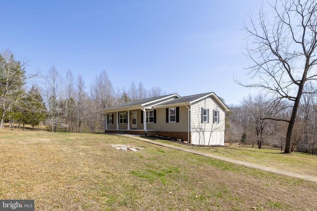 25 OLD FARM RD, Fredericksburg, VA 22406