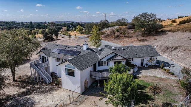 100 Dakota Dr, Valley Springs, CA 95252