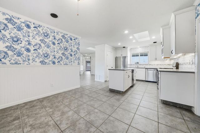 100 Dakota Dr, Valley Springs, CA 95252