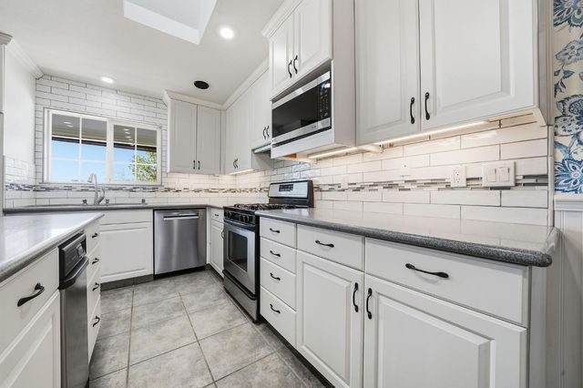 100 Dakota Dr, Valley Springs, CA 95252