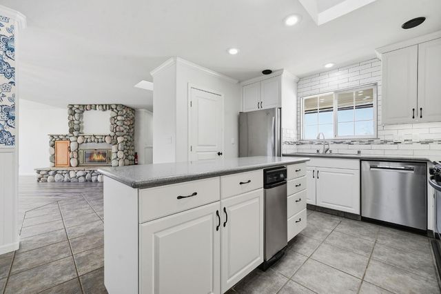 100 Dakota Dr, Valley Springs, CA 95252