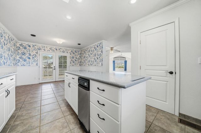 100 Dakota Dr, Valley Springs, CA 95252