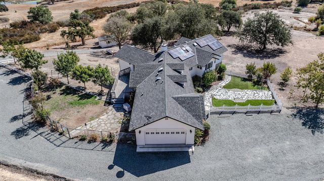 100 Dakota Dr, Valley Springs, CA 95252