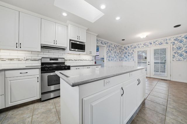 100 Dakota Dr, Valley Springs, CA 95252