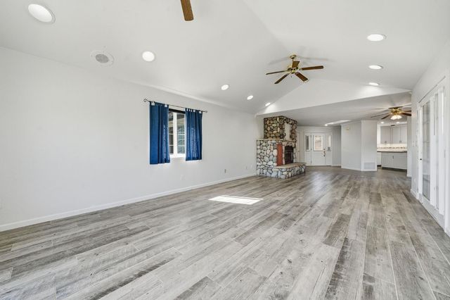 100 Dakota Dr, Valley Springs, CA 95252