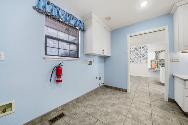 100 Dakota Dr, Valley Springs, CA 95252