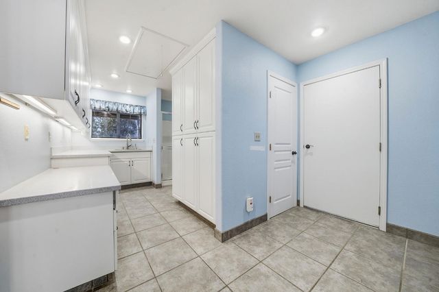 100 Dakota Dr, Valley Springs, CA 95252