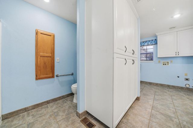 100 Dakota Dr, Valley Springs, CA 95252