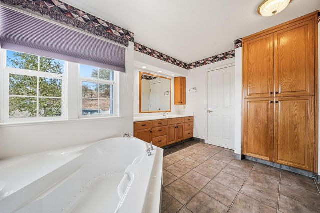 100 Dakota Dr, Valley Springs, CA 95252