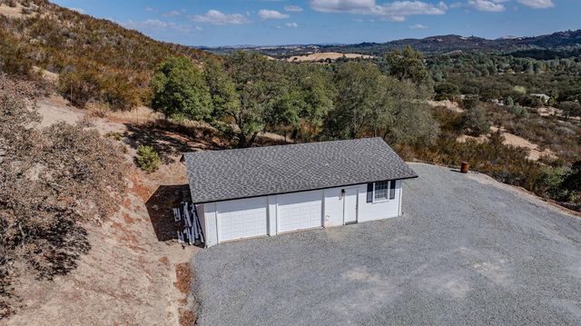100 Dakota Dr, Valley Springs, CA 95252