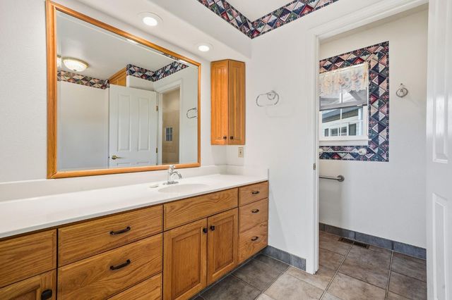 100 Dakota Dr, Valley Springs, CA 95252