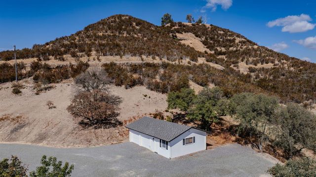 100 Dakota Dr, Valley Springs, CA 95252
