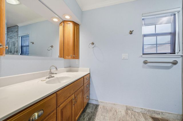 100 Dakota Dr, Valley Springs, CA 95252