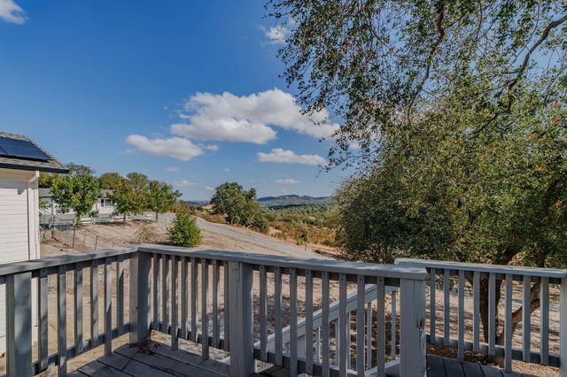100 Dakota Dr, Valley Springs, CA 95252