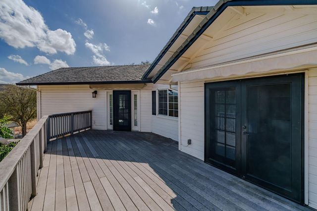 100 Dakota Dr, Valley Springs, CA 95252