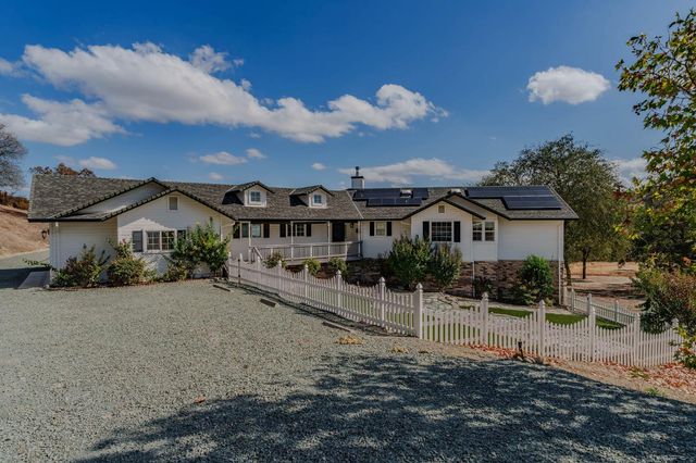 100 Dakota Dr, Valley Springs, CA 95252